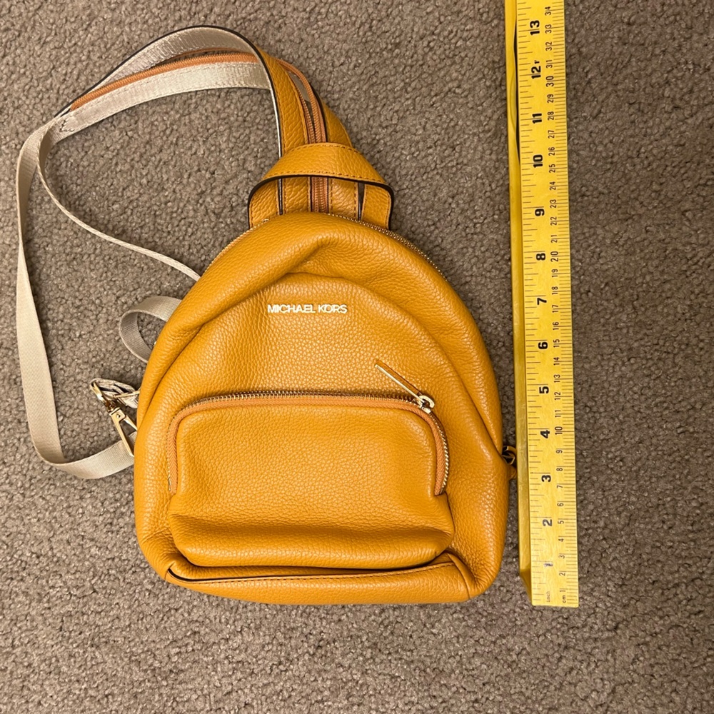 Michael Kors mini backpack - Picture 4 of 7